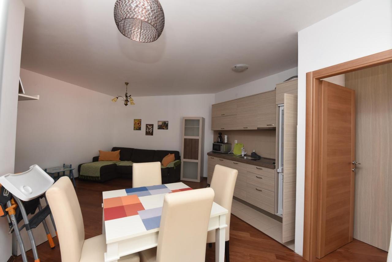 Appartement Apartamenti Enjoy à Petrovac Extérieur photo