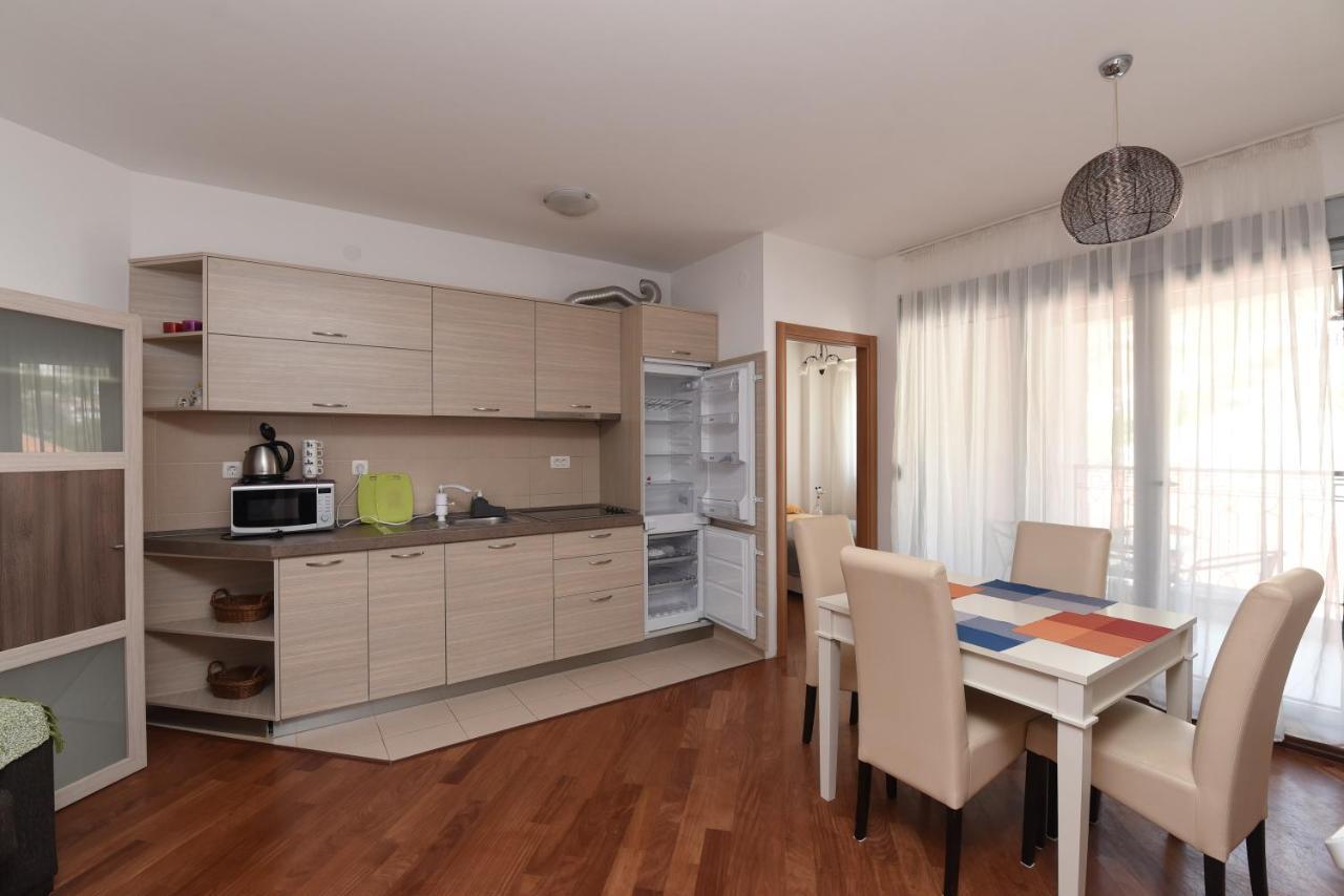 Appartement Apartamenti Enjoy à Petrovac Extérieur photo