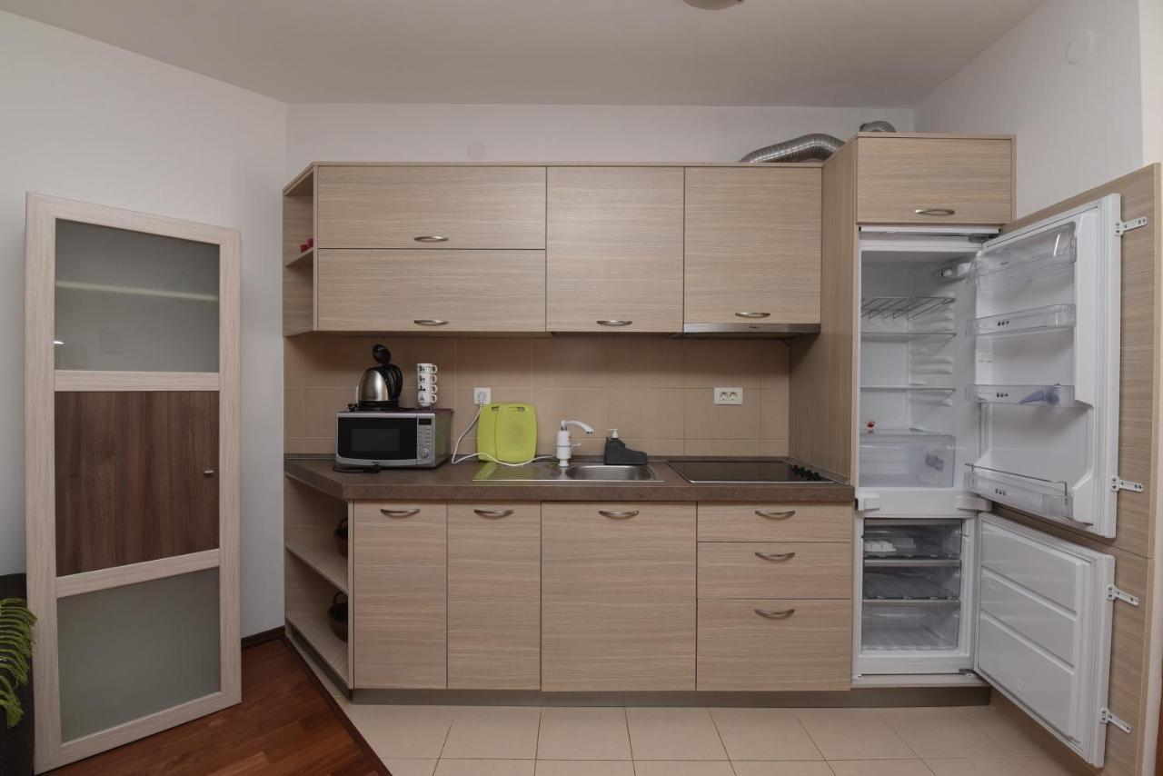 Appartement Apartamenti Enjoy à Petrovac Extérieur photo
