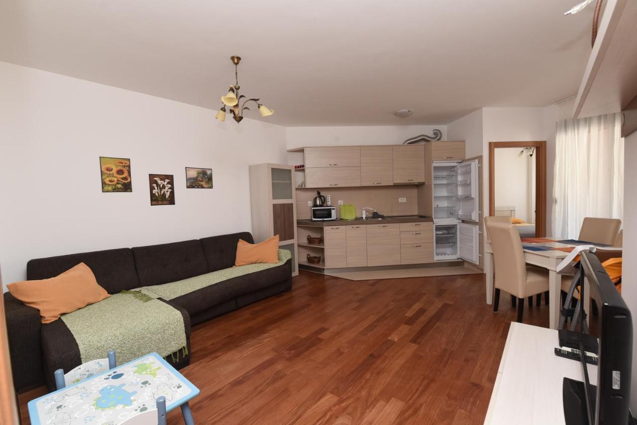 Appartement Apartamenti Enjoy à Petrovac Extérieur photo