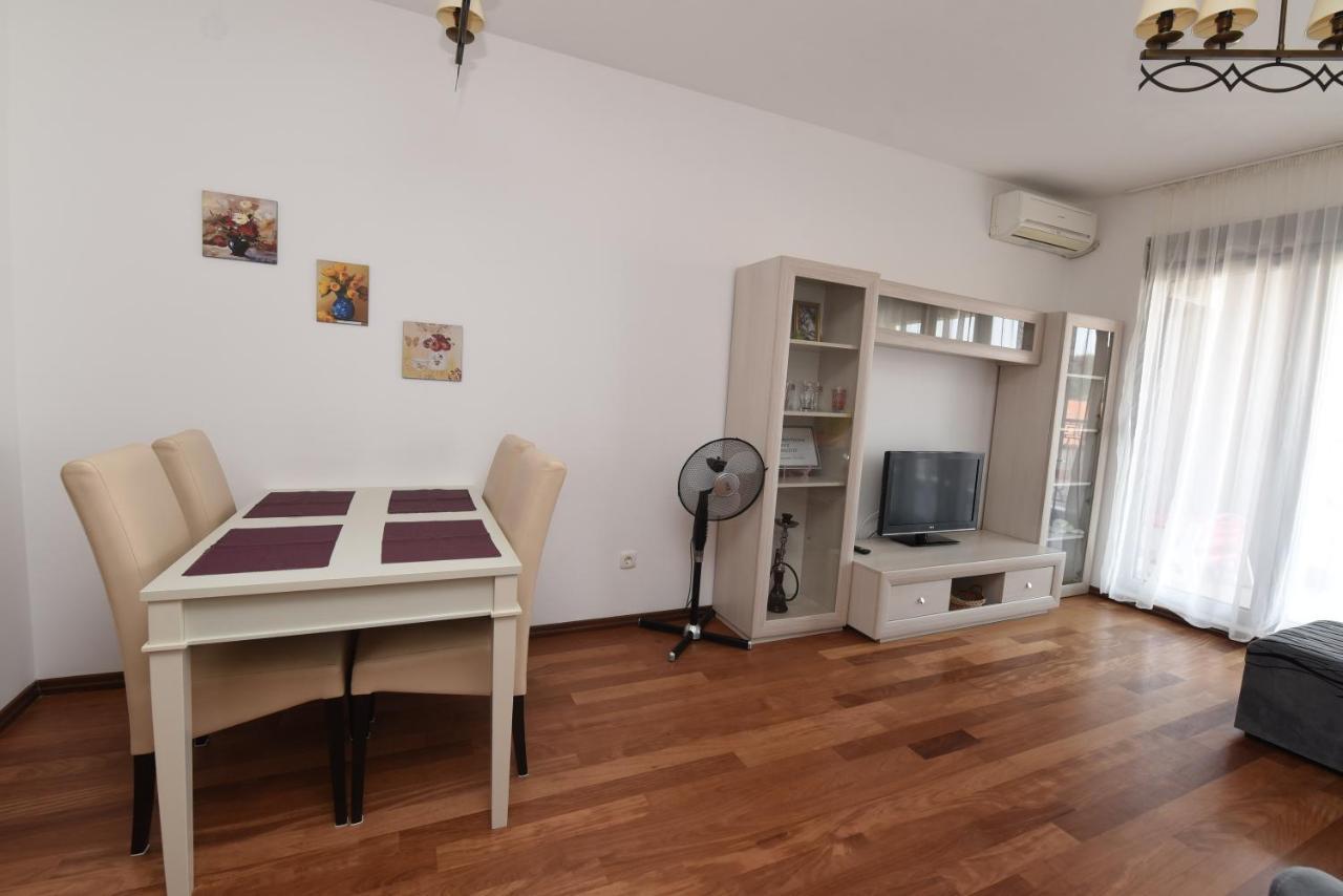 Appartement Apartamenti Enjoy à Petrovac Extérieur photo