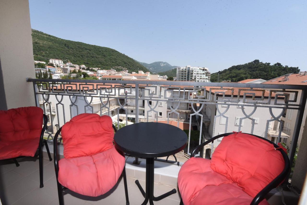 Appartement Apartamenti Enjoy à Petrovac Extérieur photo