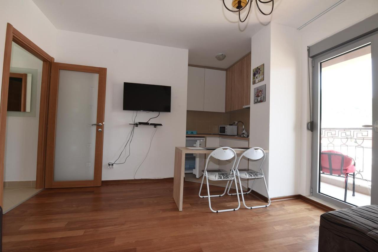 Appartement Apartamenti Enjoy à Petrovac Extérieur photo