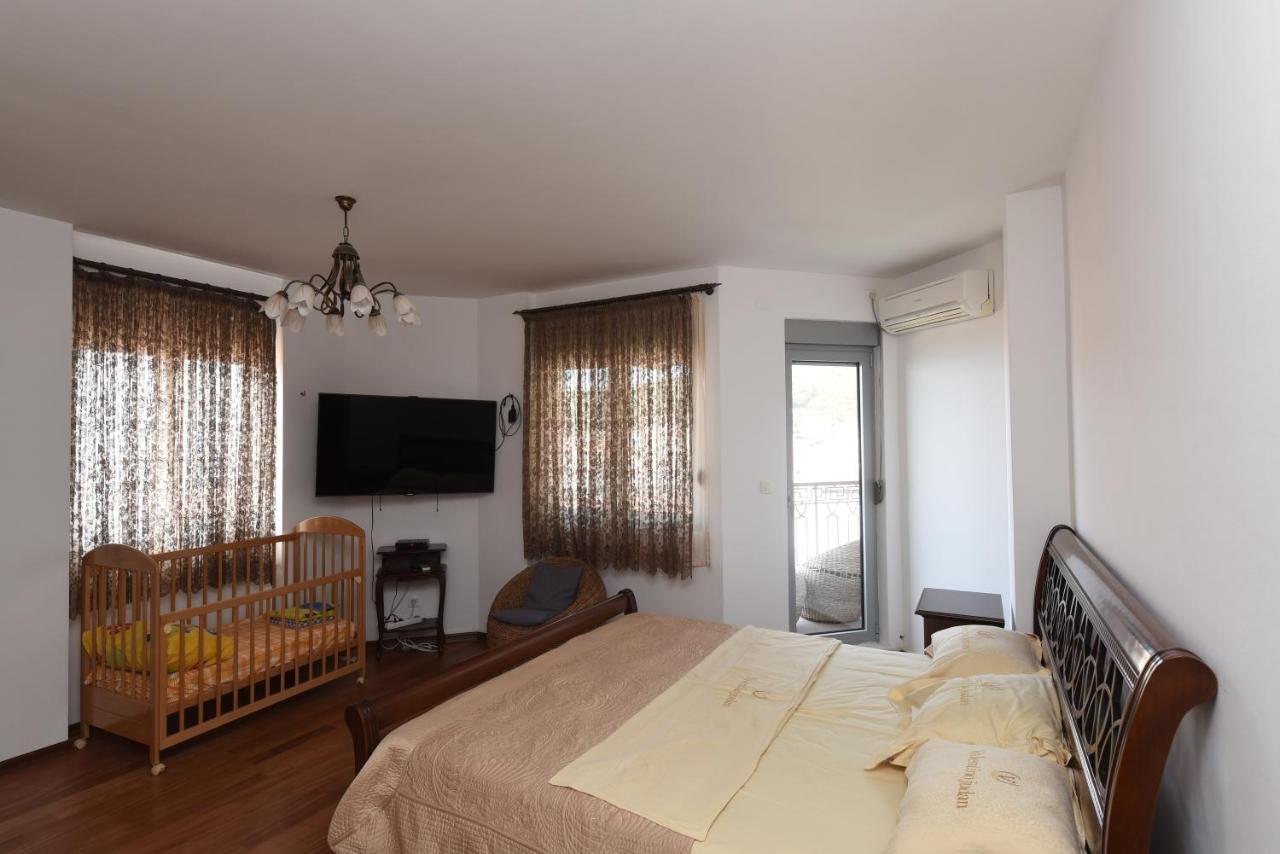 Appartement Apartamenti Enjoy à Petrovac Extérieur photo