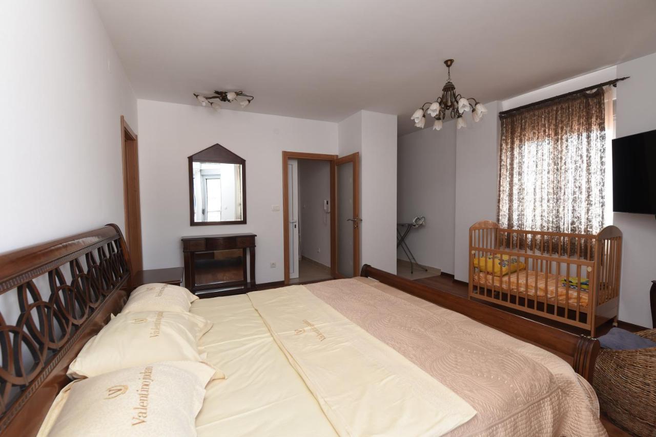 Appartement Apartamenti Enjoy à Petrovac Extérieur photo