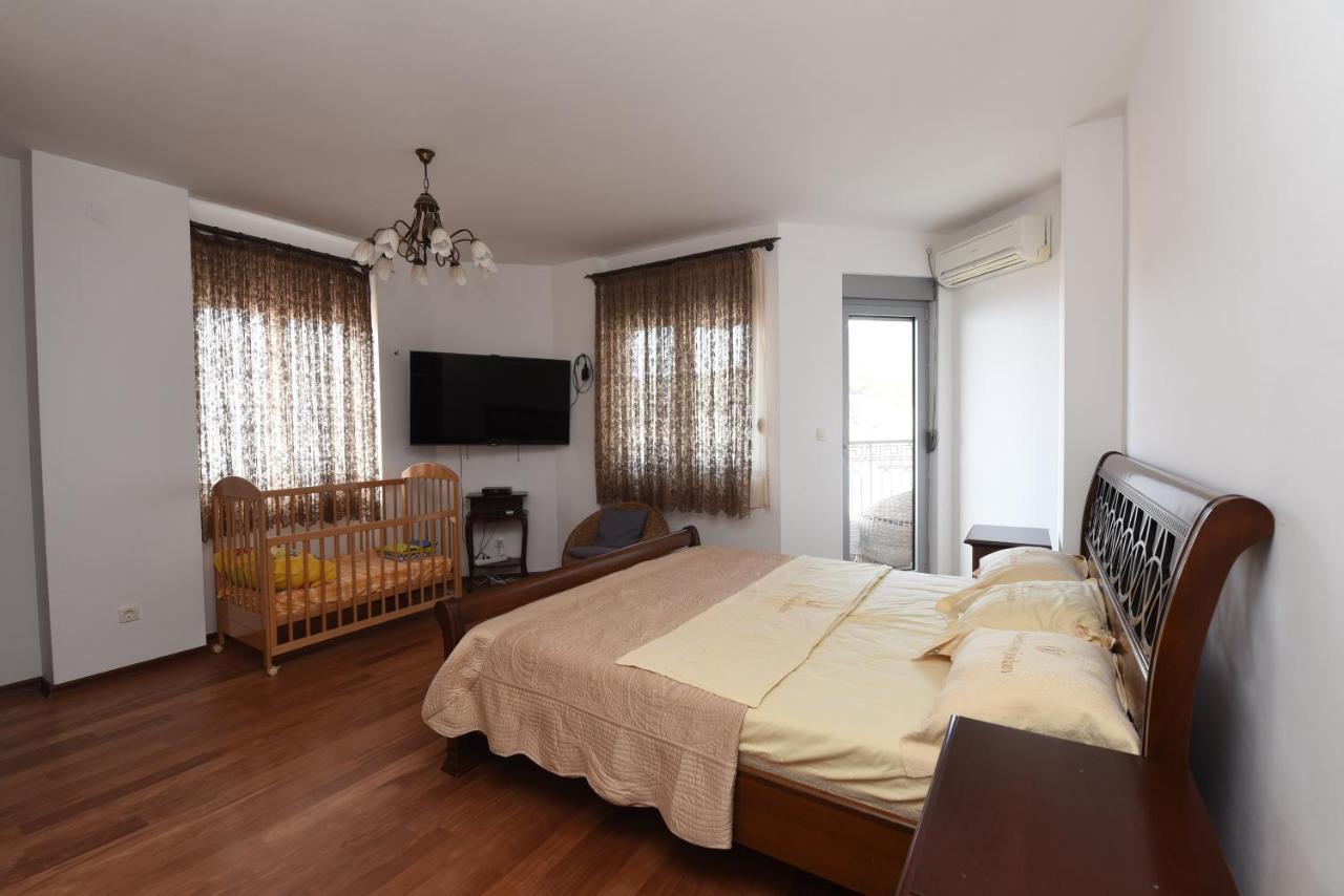 Appartement Apartamenti Enjoy à Petrovac Extérieur photo